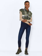 Noisy May CROPPED SLEEVELESS SHIRT