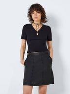 Noisy May CUT OUT TOP